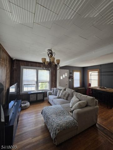 732 Essex Ave, Linden City, NJ 07036