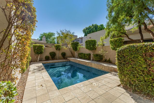 7249 E DEL ACERO Drive, Scottsdale, AZ 85258