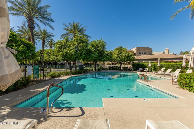 7249 E DEL ACERO Drive, Scottsdale, AZ 85258