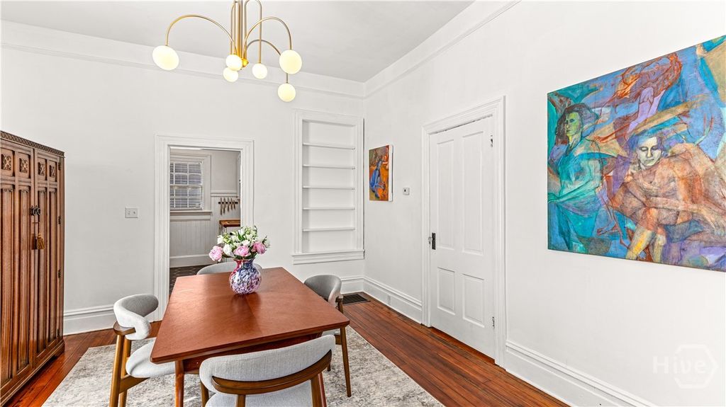 Image 5 of property listing at 319 E Anderson Street A, Savannah, GA 31401