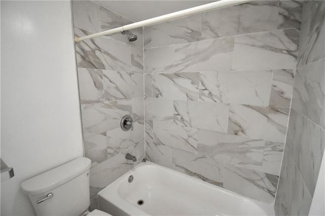 7500 NW 1st Court 207, Plantation, FL 33317