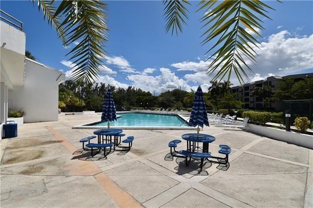 7500 NW 1st Court 207, Plantation, FL 33317