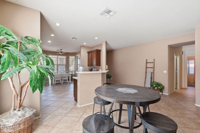 11713 W DALEY Lane, Sun City, AZ 85373
