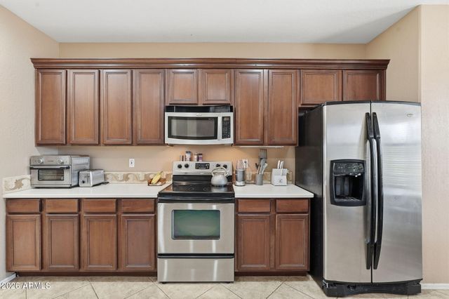 11713 W DALEY Lane, Sun City, AZ 85373