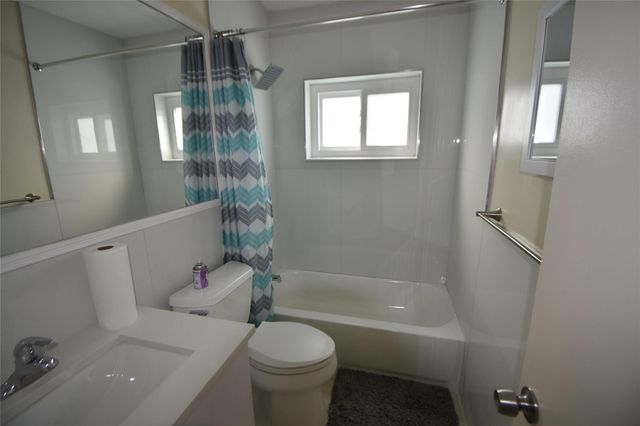 4250 NW 49th Terrace, Lauderdale Lakes, FL 33319