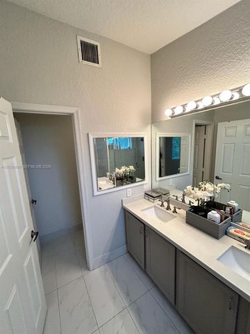 21205 Via Eden 21205, Boca Raton, FL 33433