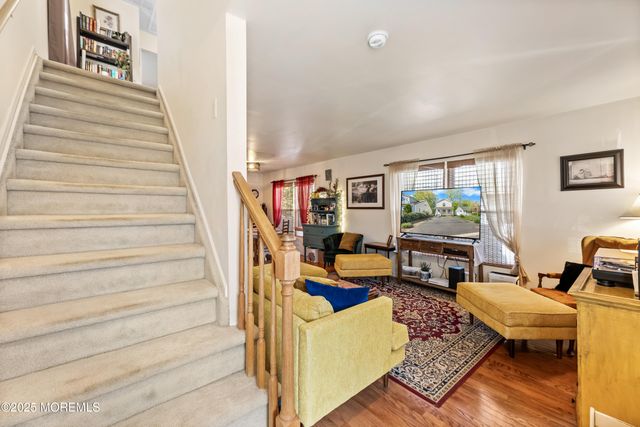 105 Wayside Drive, Keyport, NJ 07735