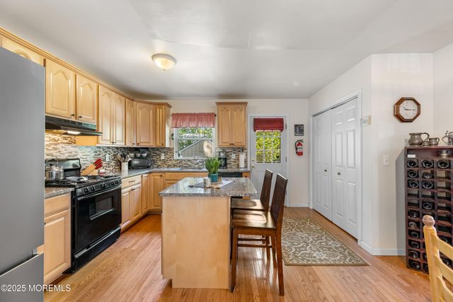 105 Wayside Drive, Keyport, NJ 07735