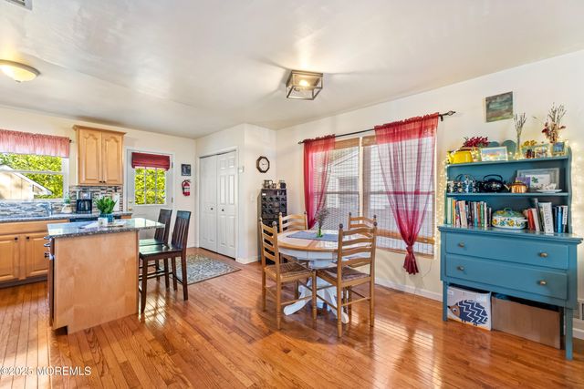 105 Wayside Drive, Keyport, NJ 07735