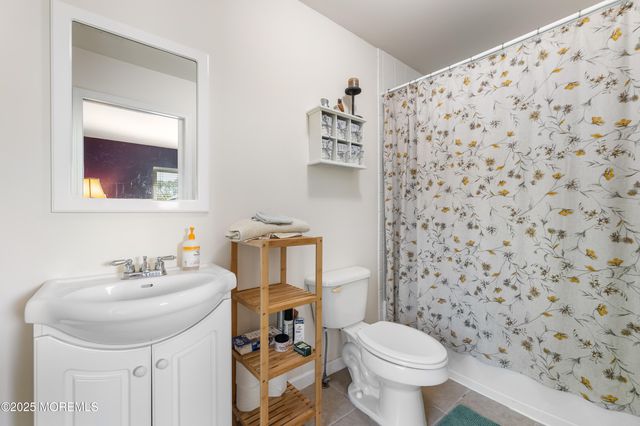 105 Wayside Drive, Keyport, NJ 07735