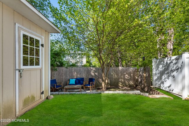 105 Wayside Drive, Keyport, NJ 07735