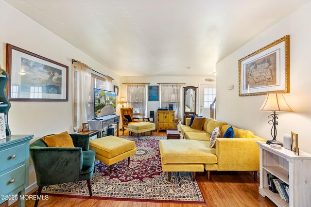 105 Wayside Drive, Keyport, NJ 07735