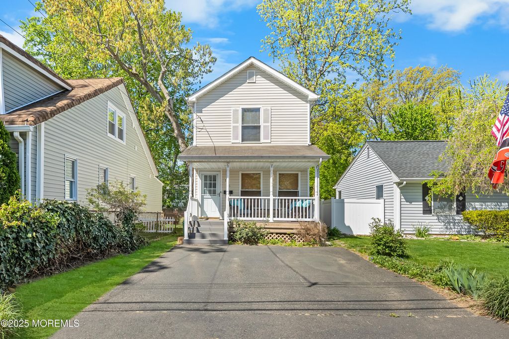 105 Wayside Drive, Keyport, NJ 07735