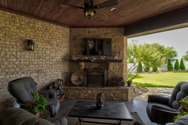 205 Haciendas Drive, Weatherford, TX 76087