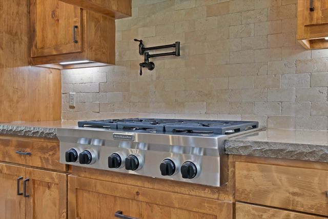205 Haciendas Drive, Weatherford, TX 76087