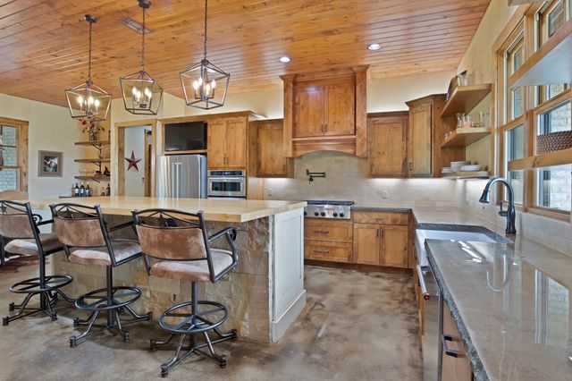 205 Haciendas Drive, Weatherford, TX 76087