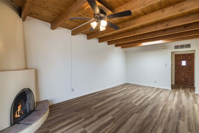 105 Camino Santiago A&B, Santa Fe, NM 87501