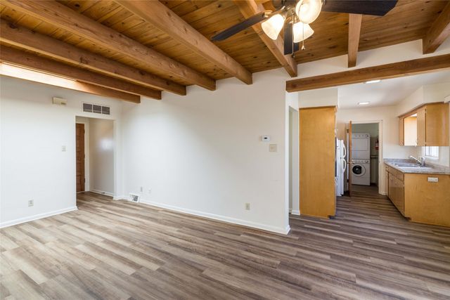 105 Camino Santiago A&B, Santa Fe, NM 87501