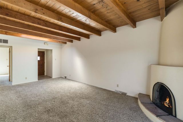 105 Camino Santiago A&B, Santa Fe, NM 87501