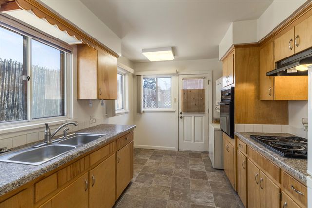 105 Camino Santiago A&B, Santa Fe, NM 87501