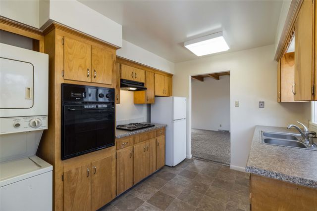 105 Camino Santiago A&B, Santa Fe, NM 87501