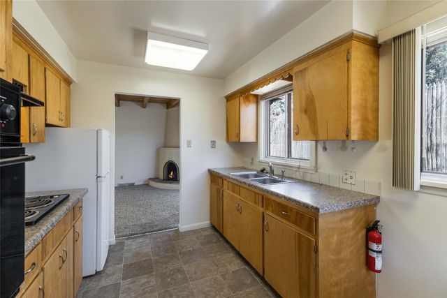 105 Camino Santiago A&B, Santa Fe, NM 87501