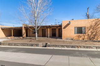 105 Camino Santiago A&B, Santa Fe, NM 87501