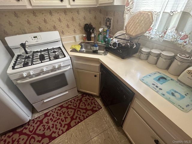 107 Sneden Place W 107, Spring Valley, NY 10977
