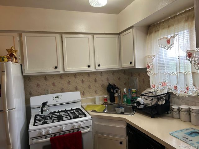 107 Sneden Place W 107, Spring Valley, NY 10977