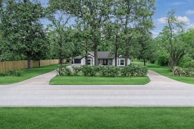 1602 Baker Drive, Tomball, TX 77375