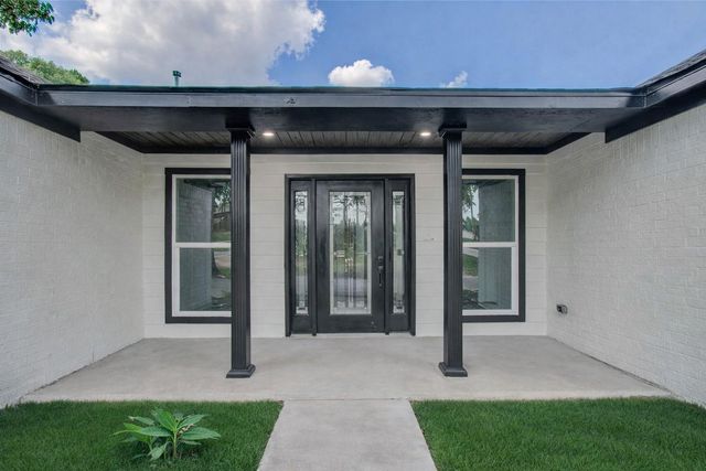 1602 Baker Drive, Tomball, TX 77375