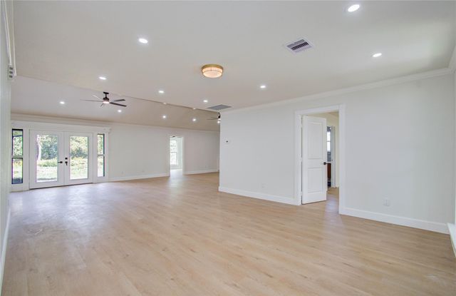 1602 Baker Drive, Tomball, TX 77375