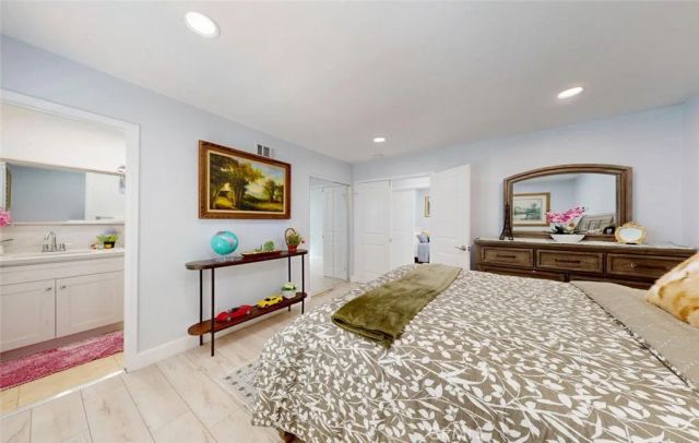 17891 Caledonia Cir, Huntington Beach, CA 92647