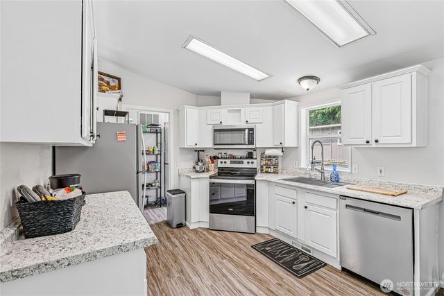 463 Cain Lake Rd, Sedro Woolley, WA 98284
