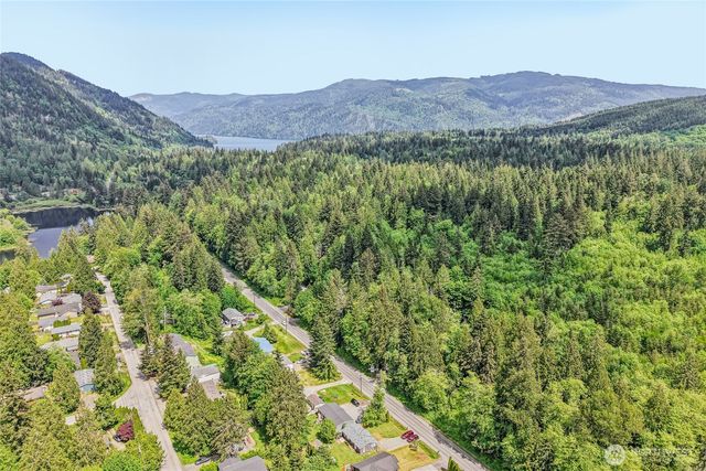 463 Cain Lake Rd, Sedro Woolley, WA 98284