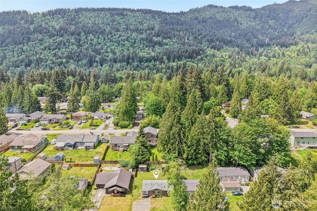 463 Cain Lake Rd, Sedro Woolley, WA 98284