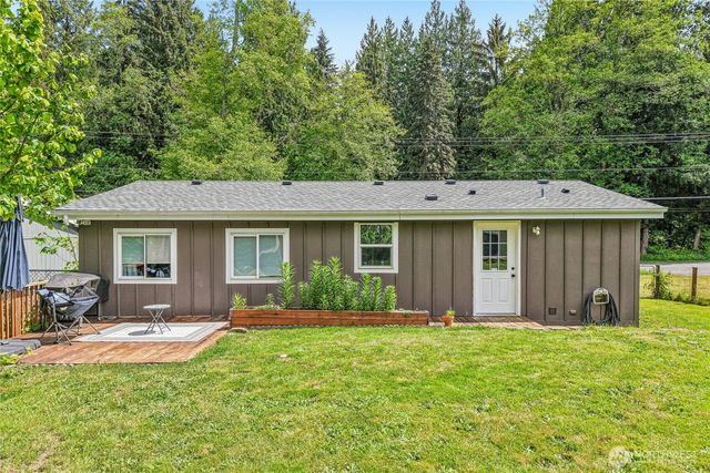 463 Cain Lake Rd, Sedro Woolley, WA 98284