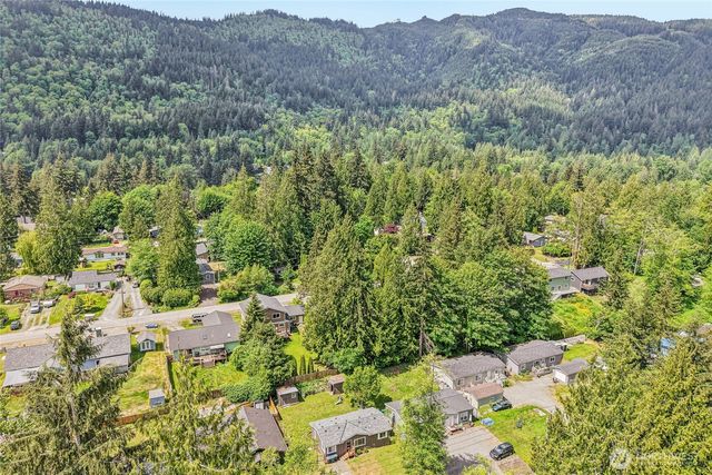 463 Cain Lake Rd, Sedro Woolley, WA 98284