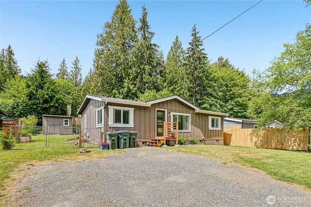 463 Cain Lake Rd, Sedro Woolley, WA 98284