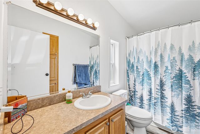 463 Cain Lake Rd, Sedro Woolley, WA 98284