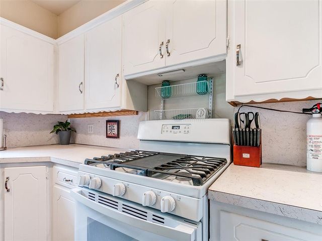 805 E Lea Terrace, Mustang, OK 73064