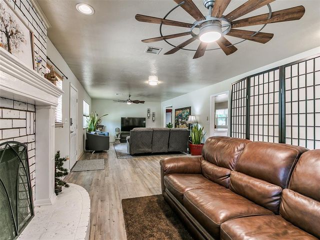 805 E Lea Terrace, Mustang, OK 73064