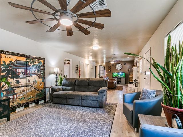805 E Lea Terrace, Mustang, OK 73064