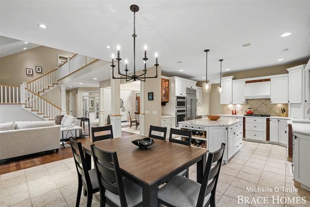 4260 S Oak Pointe Court, Grand Rapids, MI 49525