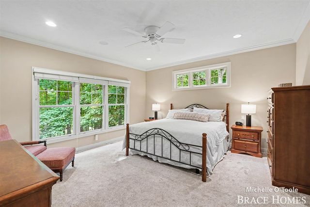 4260 S Oak Pointe Court, Grand Rapids, MI 49525