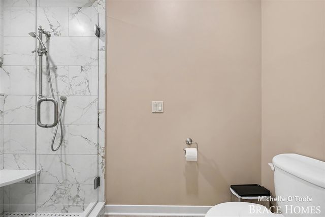 4260 S Oak Pointe Court, Grand Rapids, MI 49525