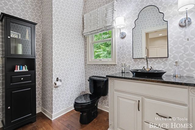 4260 S Oak Pointe Court, Grand Rapids, MI 49525