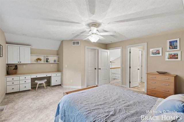 4260 S Oak Pointe Court, Grand Rapids, MI 49525
