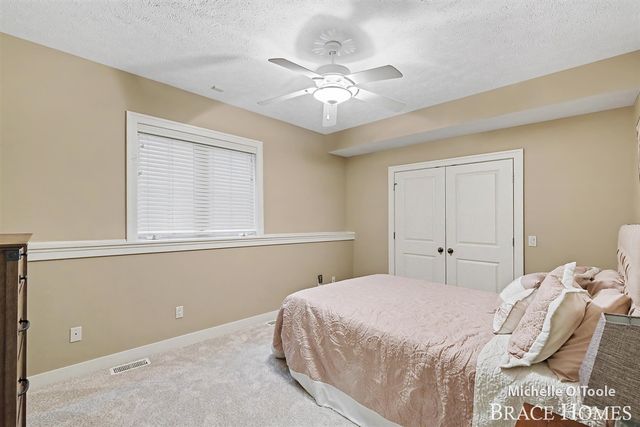 4260 S Oak Pointe Court, Grand Rapids, MI 49525
