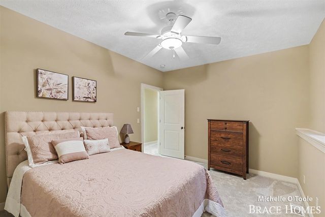 4260 S Oak Pointe Court, Grand Rapids, MI 49525